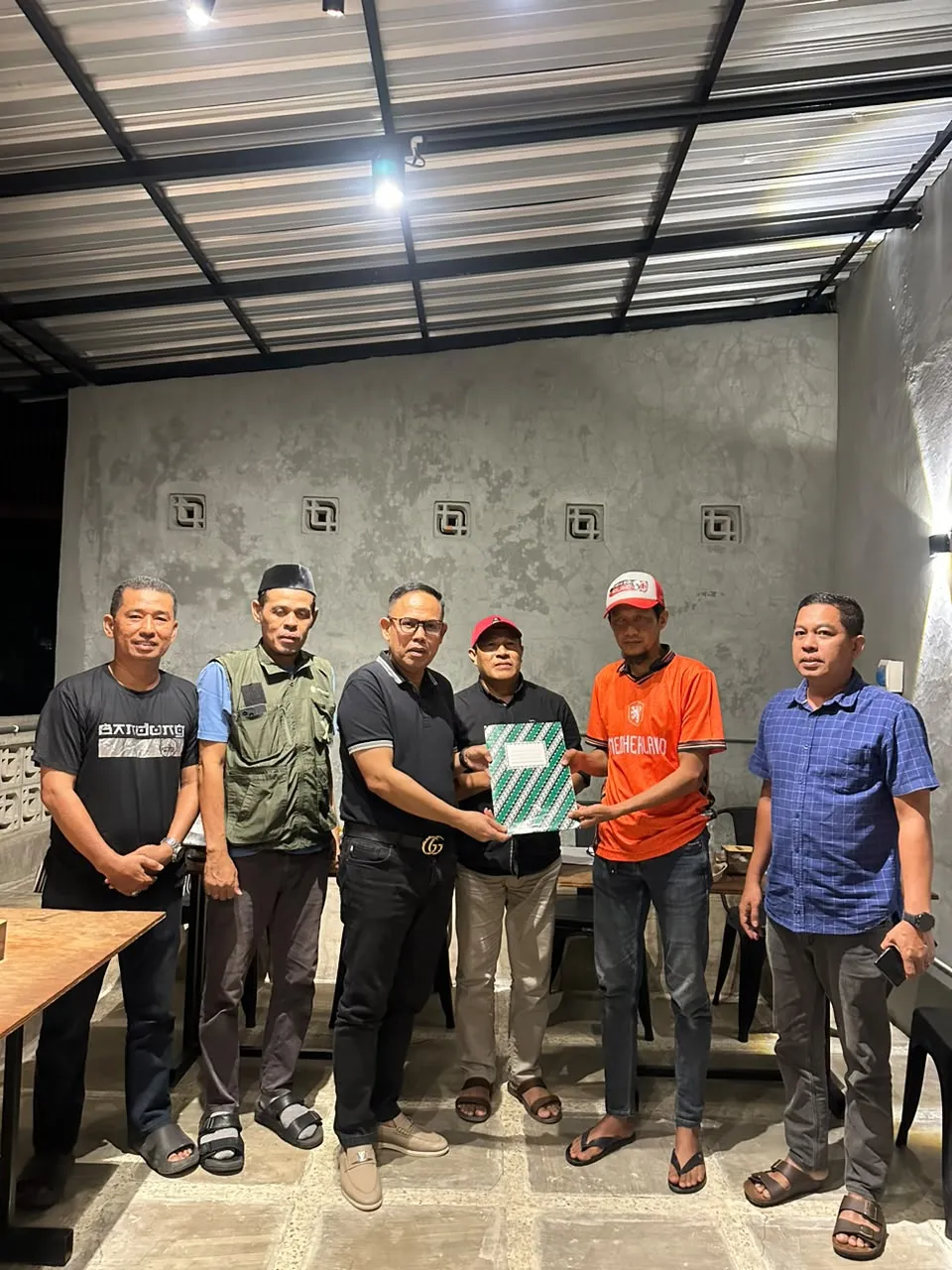 Penyerahan Draft Susunan Pengurus IKA SMAN Kajuara/SMAN 8 Bone